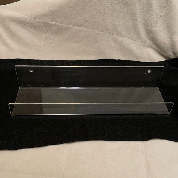 2 Clear Plastic Shelves - Picture 1 of 6